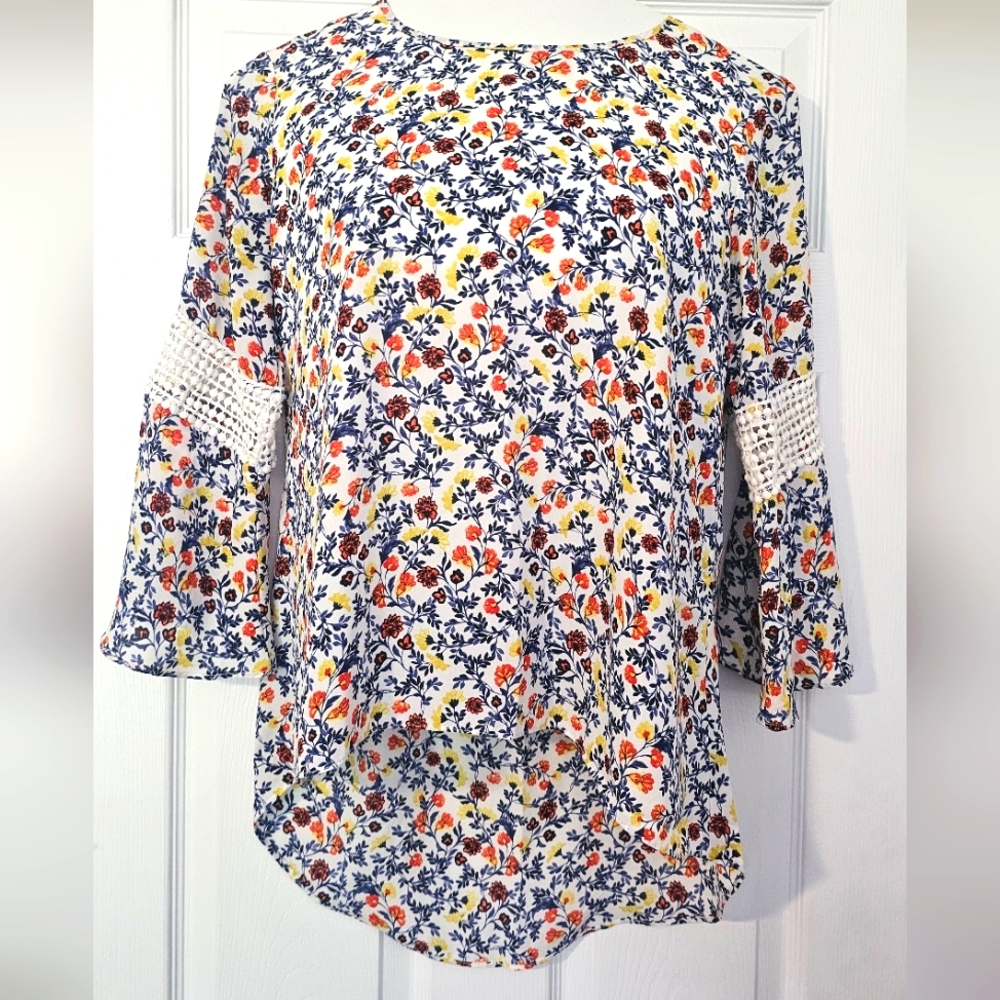 Floral Print Flutter Sleeve Crochet Detail Top